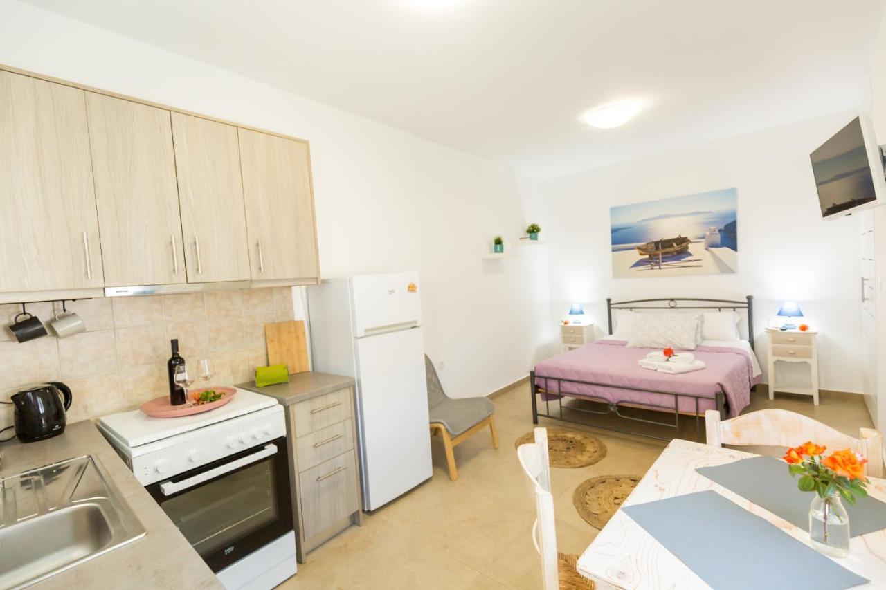 Sunrise Apartment Santorini Emporio  エクステリア 写真