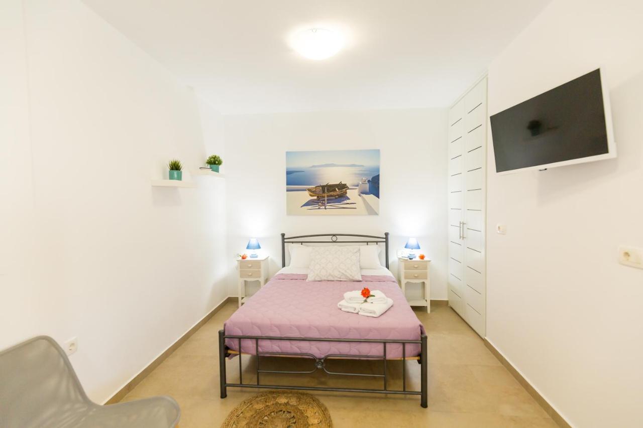 Sunrise Apartment Santorini Emporio  エクステリア 写真